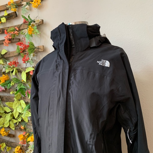The North Face Summit Series HyVent Alpha Jacket - Picture 2 of 4